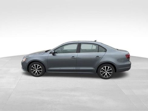 Used 2017 Volkswagen Jetta SE FWD image 5