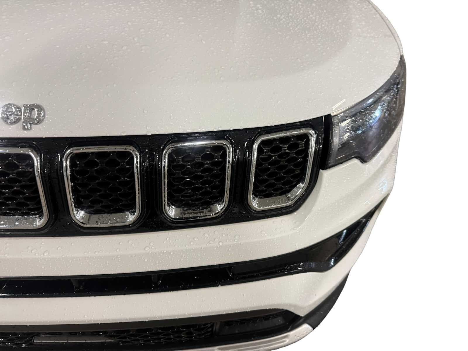 Used 2023 Jeep Compass Limited AWD/4WD image 4