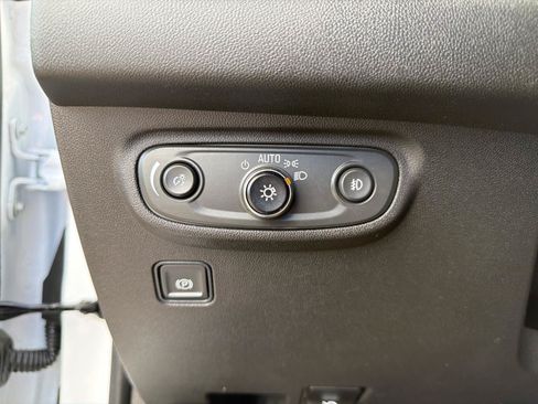 Used 2023 GMC Terrain SLT AWD/4WD image 19