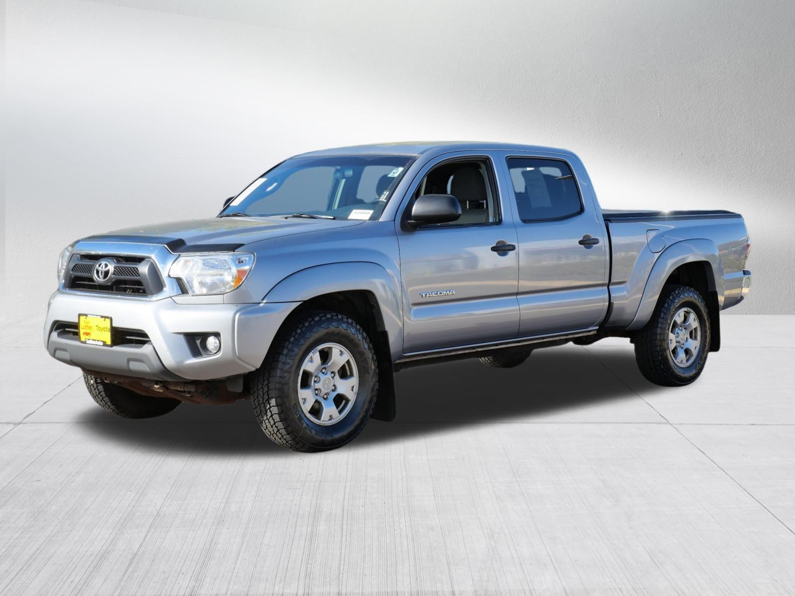 Used 2015 Toyota Tacoma 4x4 Double Cab w/ SR5 Package image 3