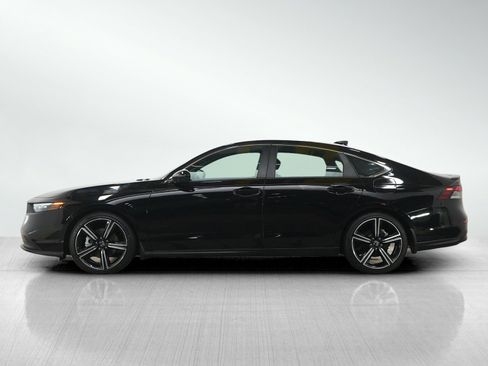 Used 2024 Honda Accord Sport image 2