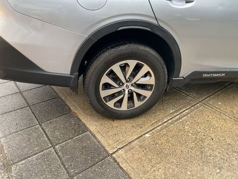 Used 2021 Subaru Outback Premium image 16
