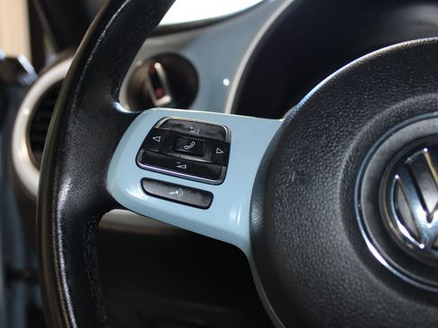 Used 2012 Volkswagen Beetle 2.5 FWD image 17