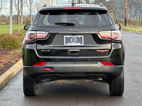 Used 2024 Jeep Compass Trailhawk image 4