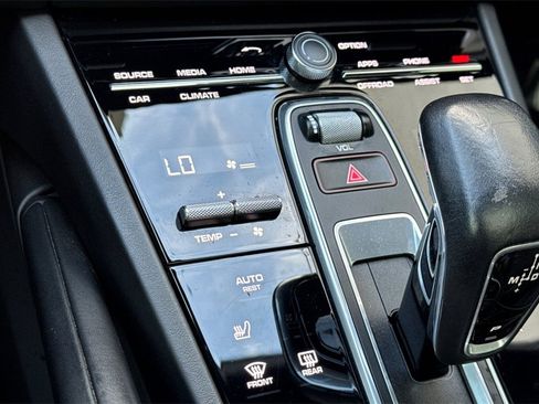 Used 2021 Porsche Cayenne GTS image 26