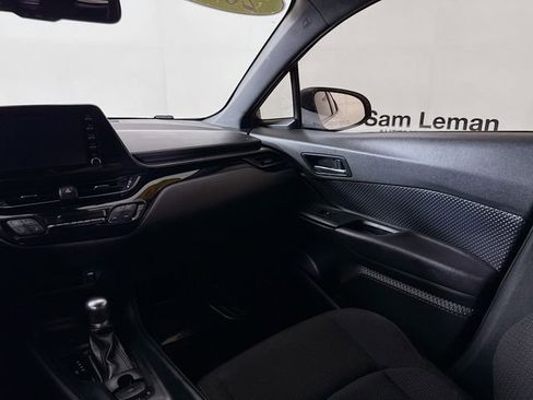 Used 2019 Toyota C-HR LE FWD image 20