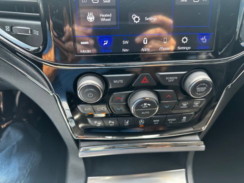 Used 2020 Jeep Grand Cherokee High Altitude image 15