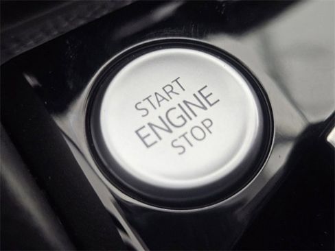 Used 2024 Volkswagen Taos SE image 20