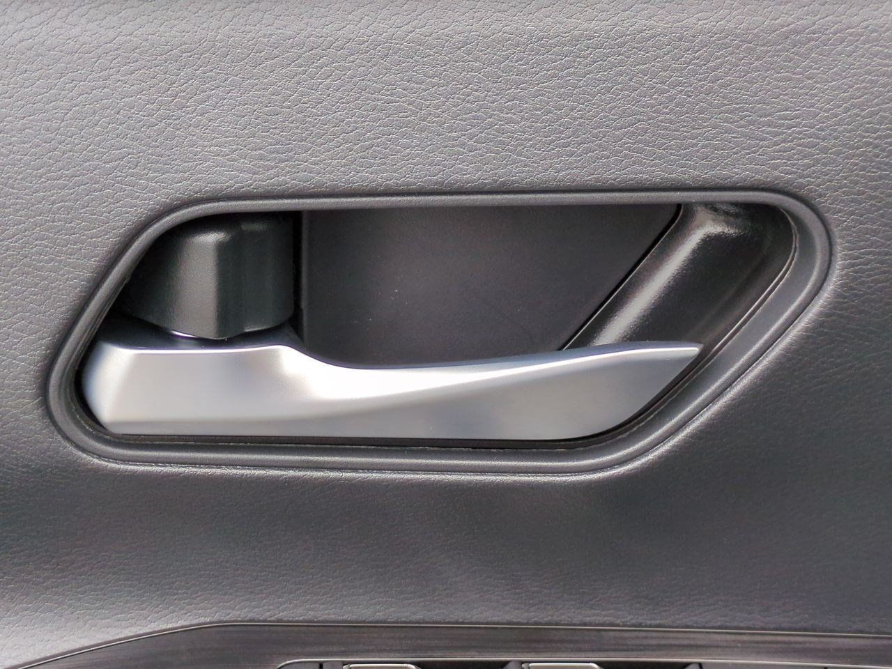 New 2026 Nissan Kicks SR FWD image 13