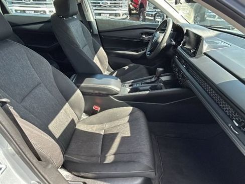 Used 2023 Honda Accord EX image 9