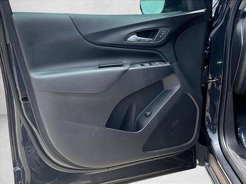 Used 2022 Chevrolet Equinox LT FWD image 17