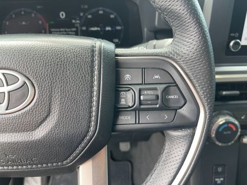 Used 2025 Toyota Tacoma TRD Off-Road AWD/4WD image 26