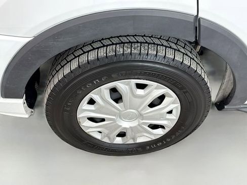 Used 2024 Ford Transit 350 XLT image 28