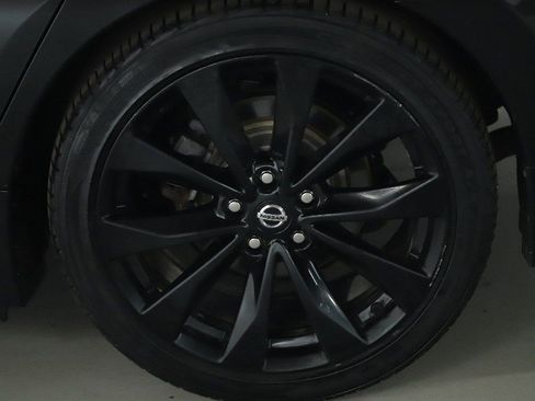 Used 2021 Nissan Maxima SR w/ Sport Mat Group image 40