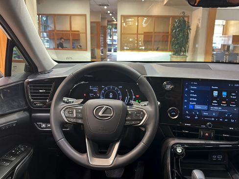 Used 2024 Lexus NX 250 FWD w/ Towing Package (2000 Lbs) image 13