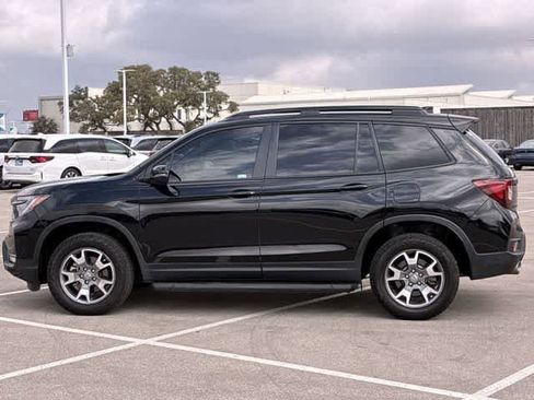 Used 2023 Honda Passport TrailSport image 3