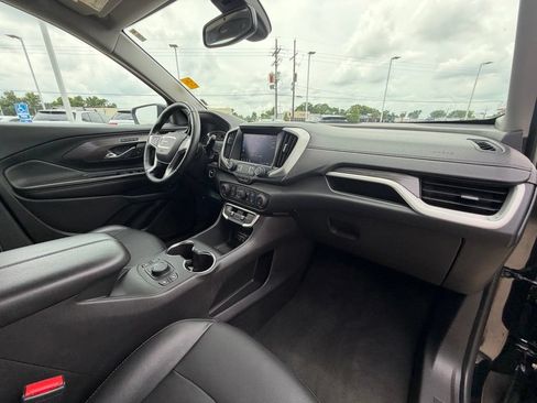 Used 2024 GMC Terrain SLT FWD image 28
