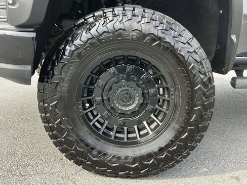 Used 2021 Chevrolet Silverado 1500 Custom Trail Boss w/ LPO, Dark Essentials Package image 11