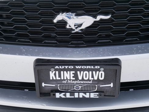 Used 2016 Ford Mustang Convertible image 10