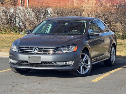 Used 2014 Volkswagen Passat 1.8T SEL Premium image 1