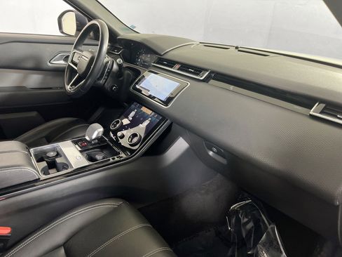 Used 2021 Land Rover Range Rover Velar R-Dynamic S image 29