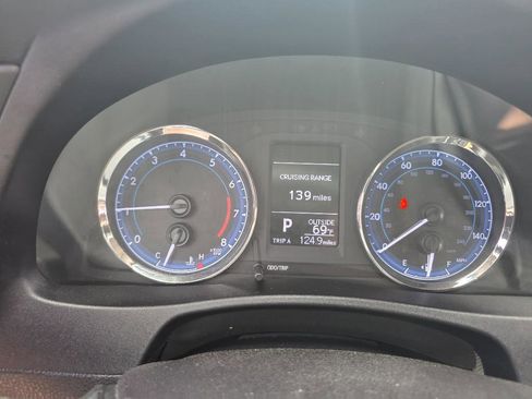 Used 2019 Toyota Corolla LE image 14