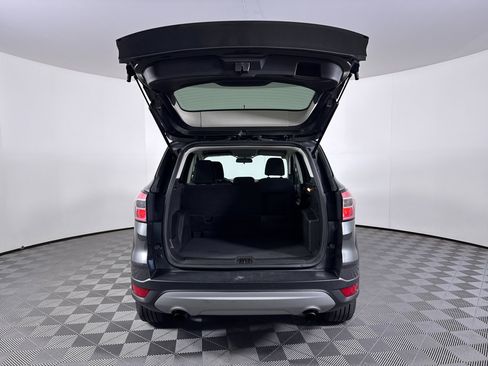 Used 2017 Ford Escape SE w/ Equipment Group 201A image 8