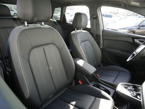 Used 2024 Audi Q4 e-tron Premium Plus w/ Premium Plus image 32