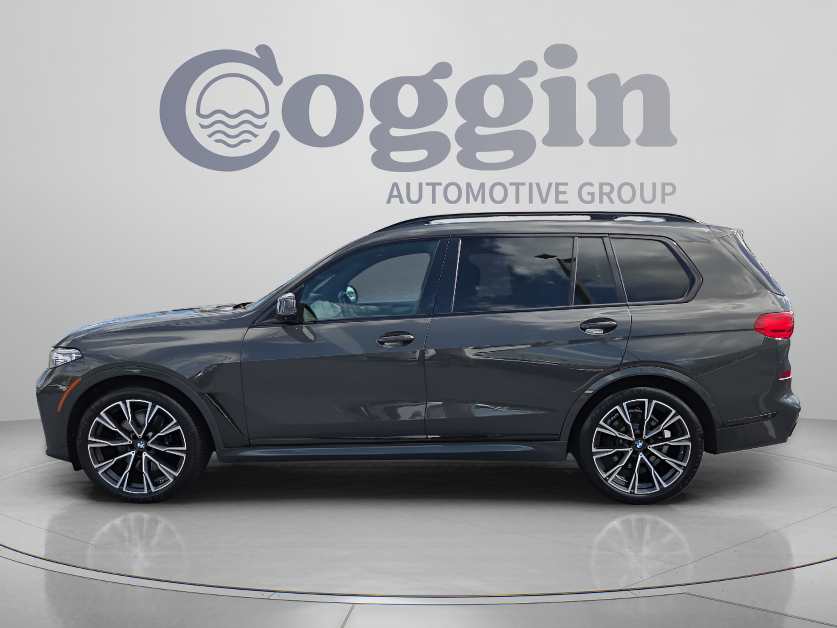 Used 2021 BMW X7 xDrive40i w/ M Sport Package AWD/4WD image 2