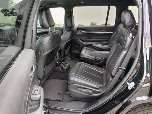 Certified 2025 Jeep Grand Cherokee L Limited w/ Black Appearance Package RWD image 11