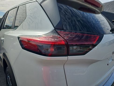 Used 2023 Nissan Rogue SV FWD image 36