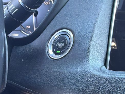 Used 2020 Cadillac XT4 Premium Luxury FWD image 17