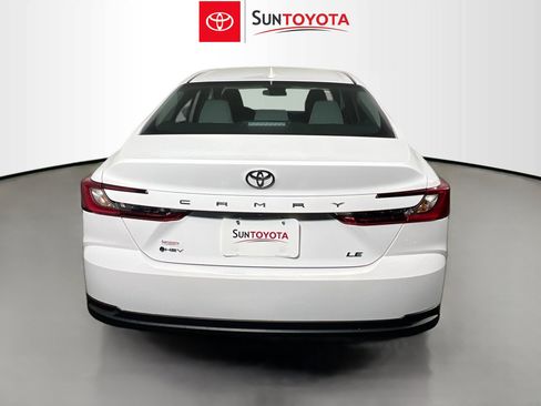 Used 2025 Toyota Camry LE image 5