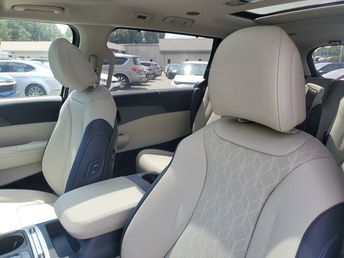 New 2026 Kia Carnival SX image 16