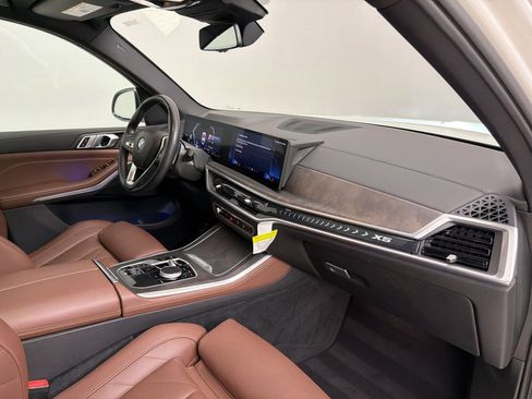 Used 2024 BMW X5 sDrive40i w/ Parking Assistance Package RWD image 31