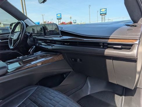 Used 2023 Cadillac Escalade Premium Luxury Platinum AWD/4WD image 28
