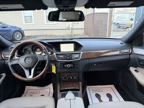 Used 2012 Mercedes-Benz E 350 4MATIC Sedan image 23