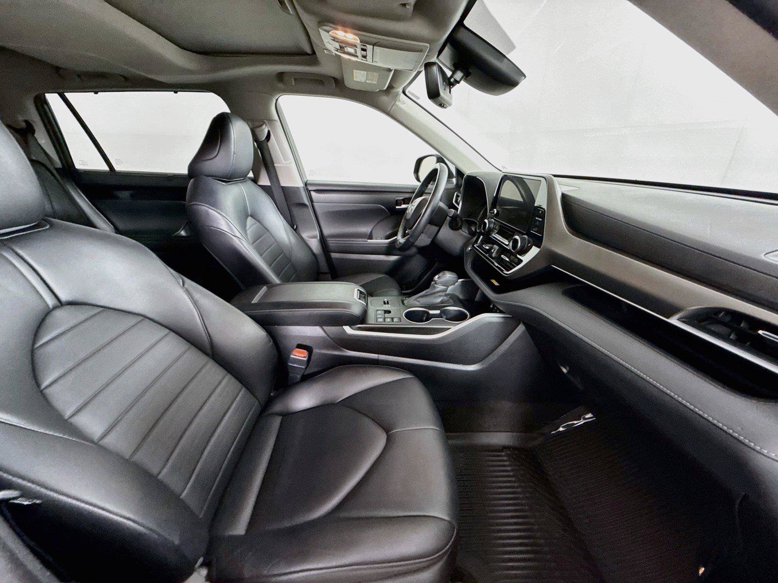 Certified 2023 Toyota Highlander XLE FWD image 45