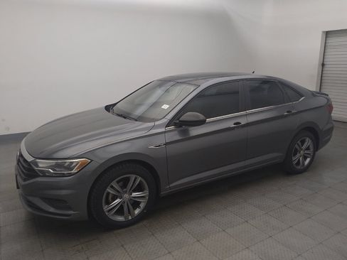 Used 2019 Volkswagen Jetta R-Line FWD image 2