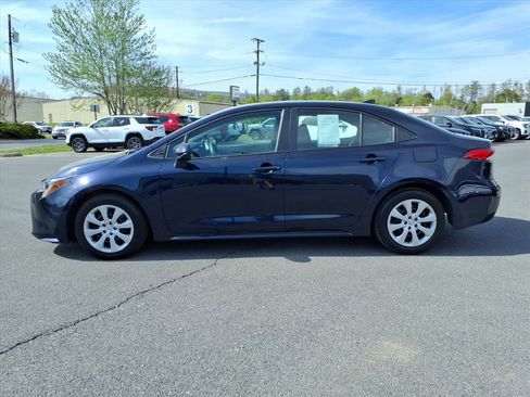 Used 2024 Toyota Corolla LE FWD image 2