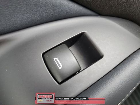 Used 2021 Buick Enclave Essence image 17