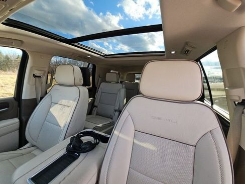 Used 2021 GMC Yukon Denali w/ Denali Ultimate Package image 19