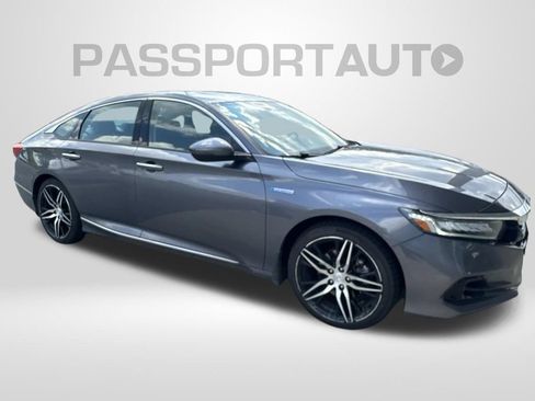 Used 2021 Honda Accord Touring image 2