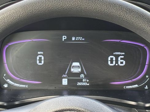 Used 2025 Kia Soul LX w/ LX Technology Package FWD image 31