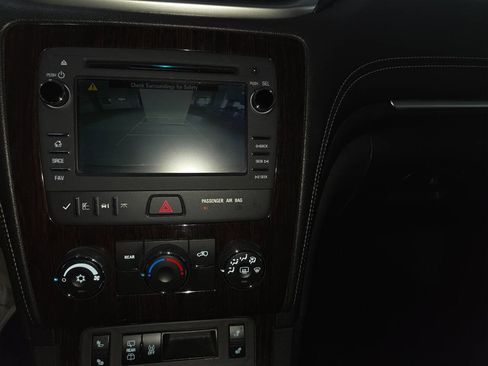 Used 2015 Chevrolet Traverse LT w/ Style and Technology Package FWD image 36