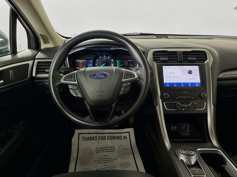 Used 2020 Ford Fusion SE FWD image 21