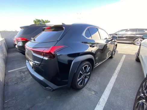Used 2019 Lexus UX 250h w/ Premium Package AWD/4WD image 3