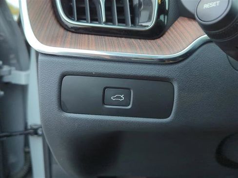 Used 2025 Volvo XC60 B5 Ultra w/ Protection Package Premier image 16