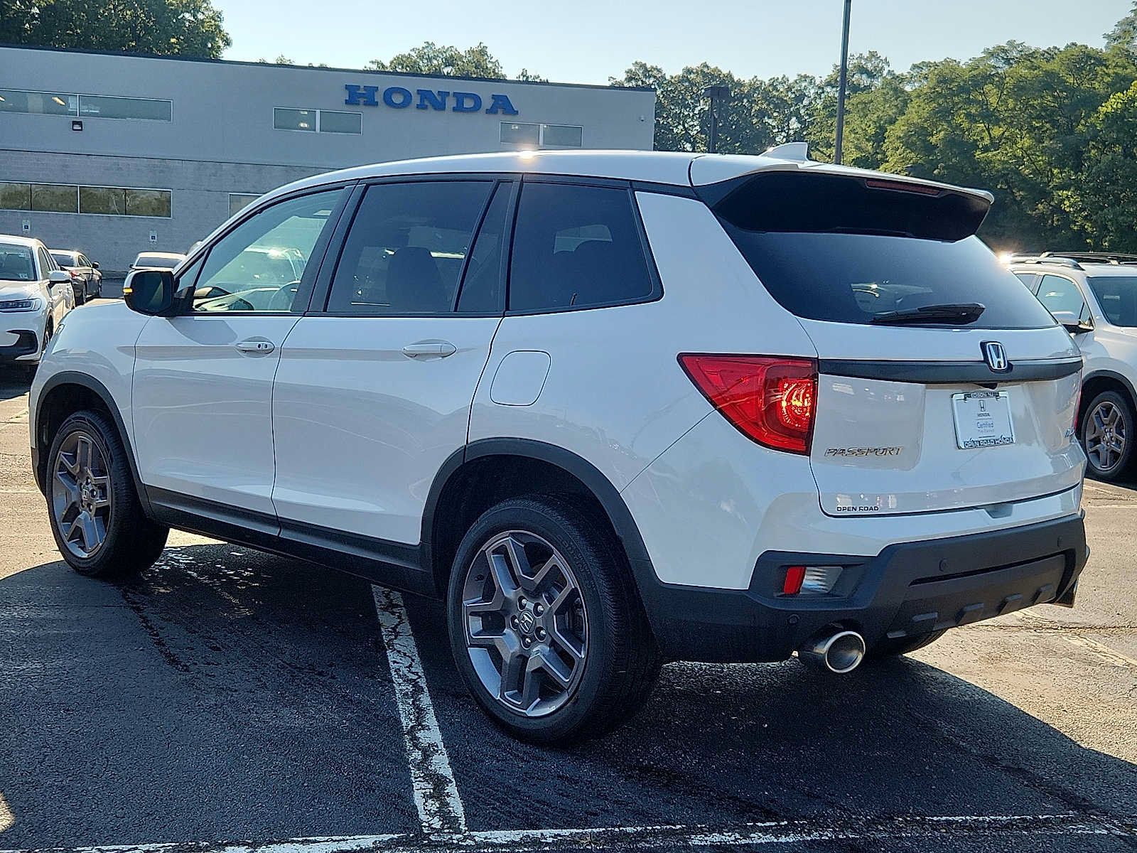 Certified 2023 Honda Passport EX-L image 4