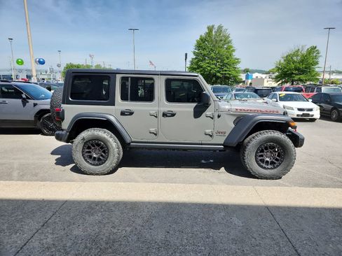 Used 2021 Jeep Wrangler Unlimited Rubicon w/ Xtreme Recon 35" Tire Package AWD/4WD image 6